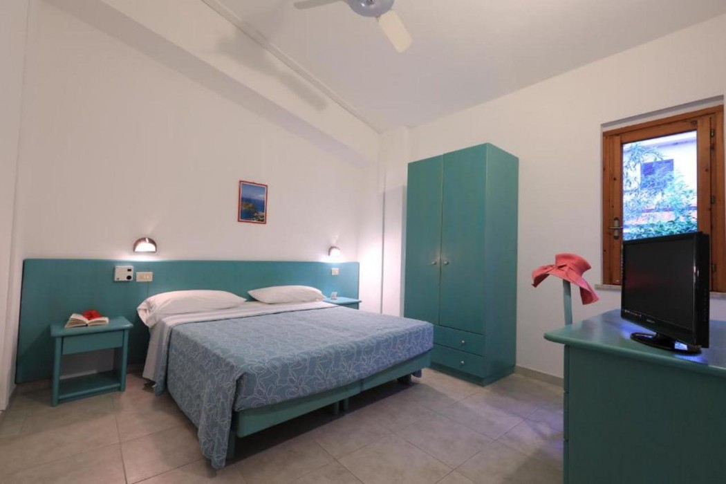 Villaggio Torre Ruffa Robinson 6/30