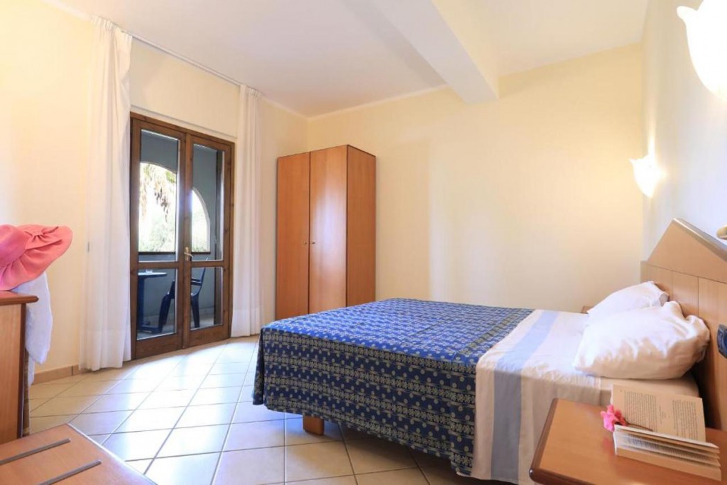 Villaggio Torre Ruffa Robinson 8/30