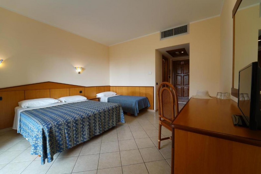 Villaggio Torre Ruffa Robinson 12/30