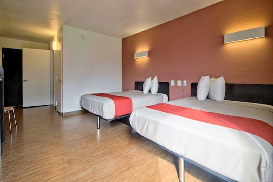 Signature Inn Miami 15/60