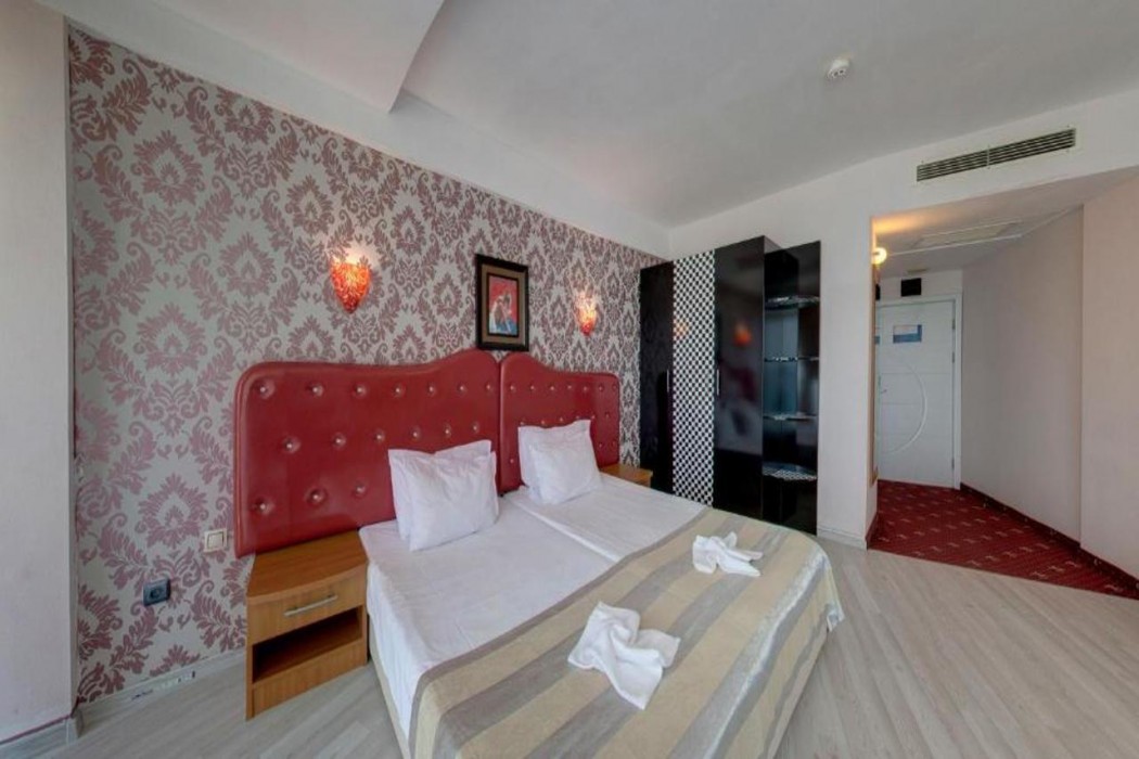 Sirius Beach Hotel 7/48
