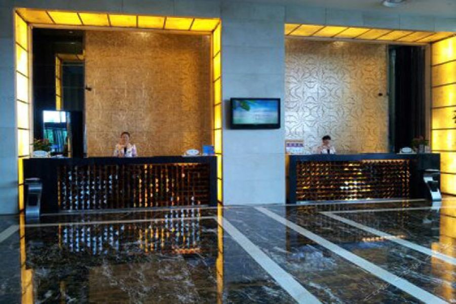 Romantic Hotel 12/41
