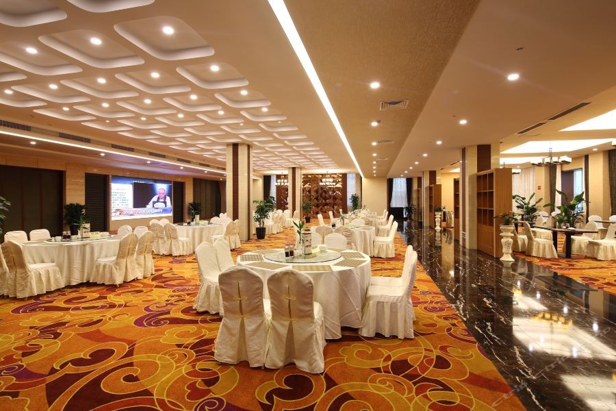 Romantic Hotel 34/41