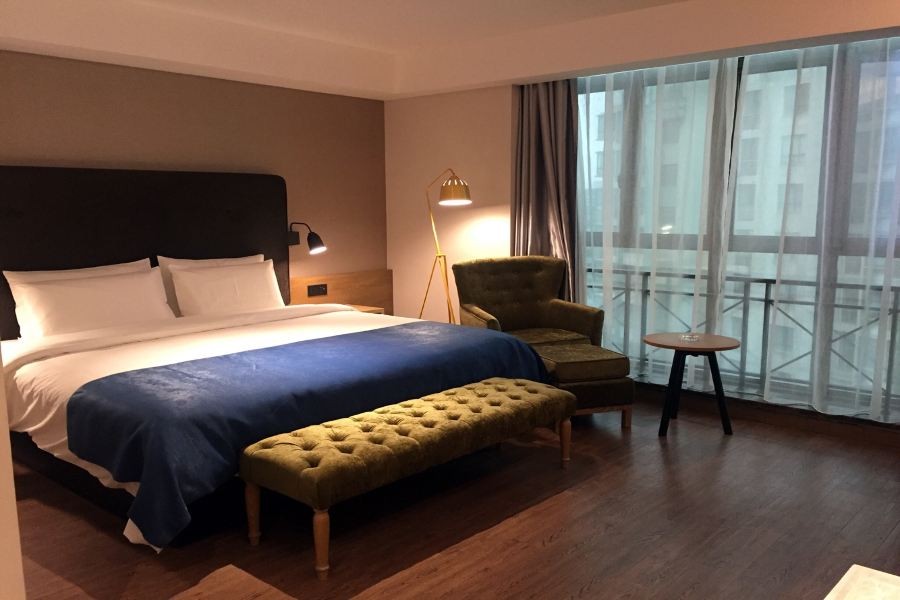 Yitel (Shanghai Caohejing Middle Ring Road Caobao Road) 24/46