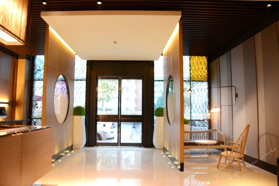 Yitel (Shanghai Caohejing Middle Ring Road Caobao Road) 31/46