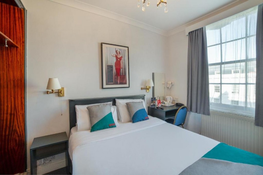 St Georges Hotel Pimlico 23/48