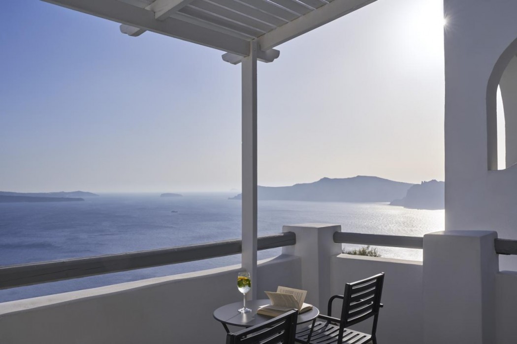 Mr And Mrs White Santorini 62/84