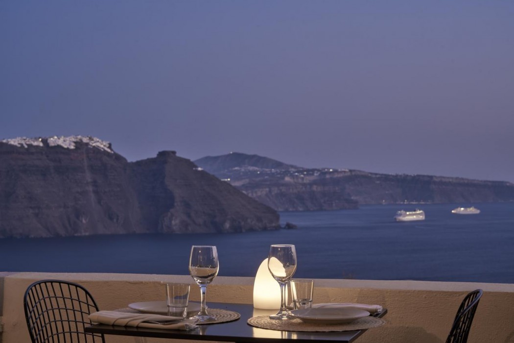 Mr And Mrs White Santorini 61/84