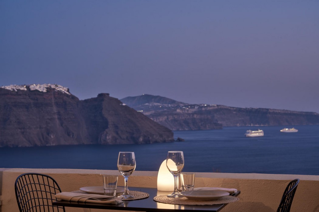 Mr And Mrs White Santorini 64/84