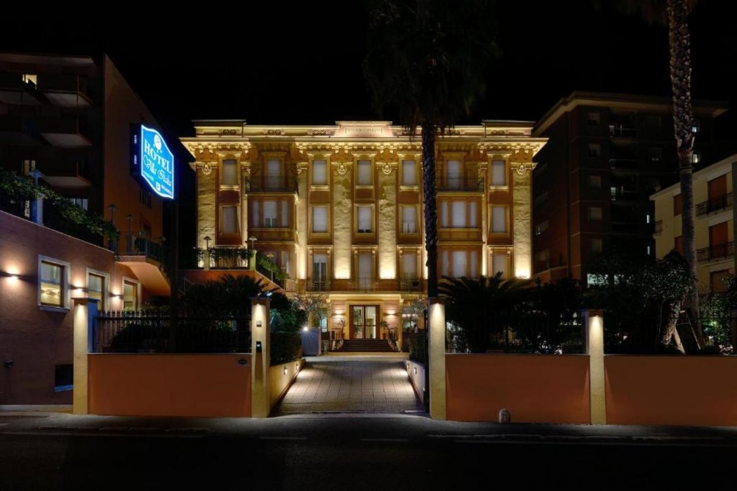 Hotel Careni Villa Italia 2/62