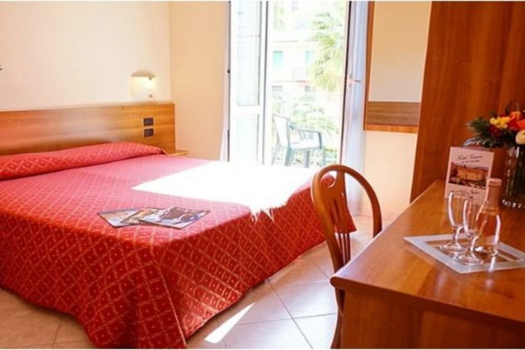 Hotel Careni Villa Italia 14/62