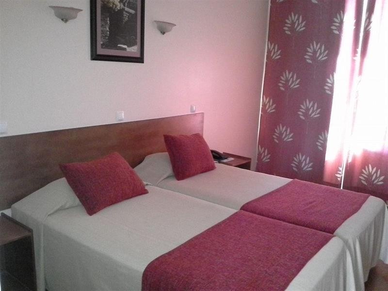 Imperio Hotel 32/56