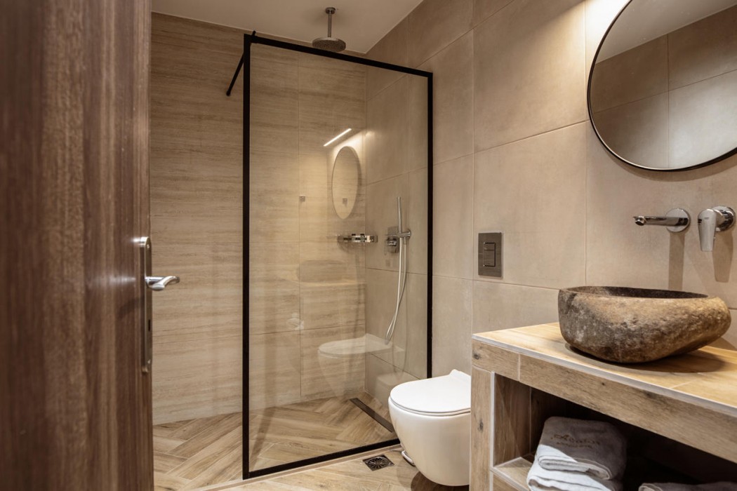 Aeolos Boutique Hotel & Suites 60/65