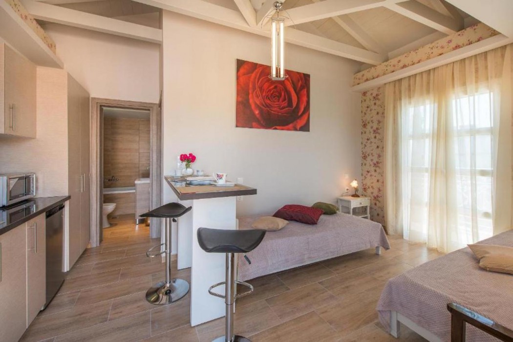 Aeolos Boutique Hotel & Suites 12/65