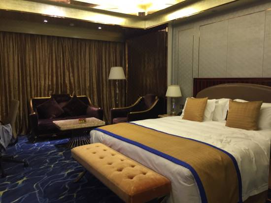 Zhongyang Goldnugget Hotel 6/23