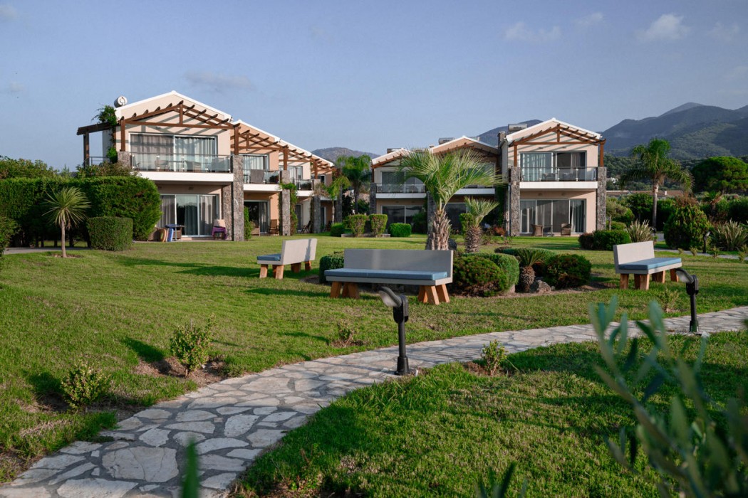 Restia in Almiros Beach