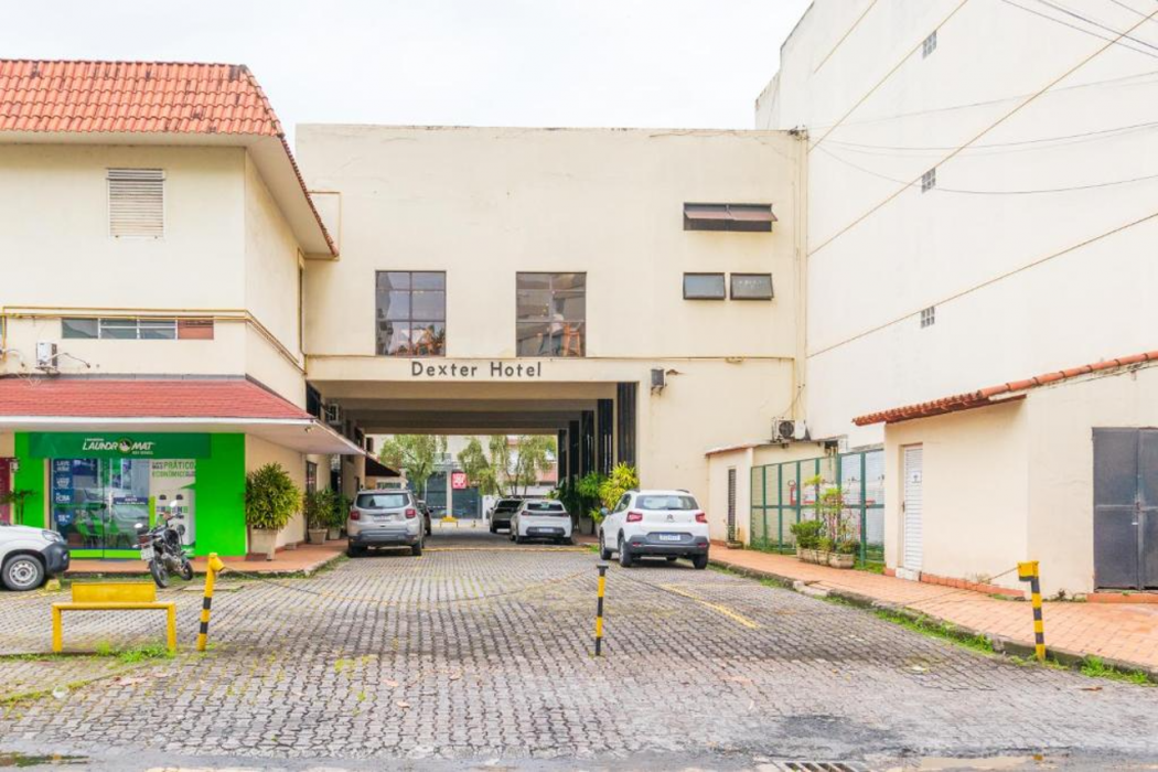 Dexter Hotel 1/54