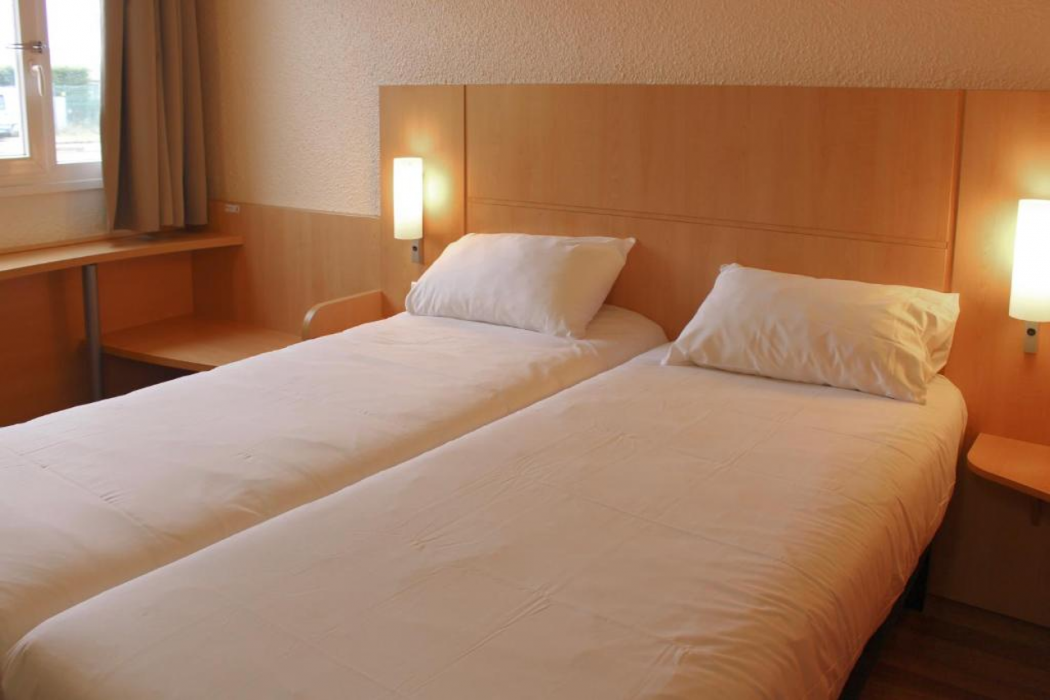 Ibis Dijon Sud 18/63