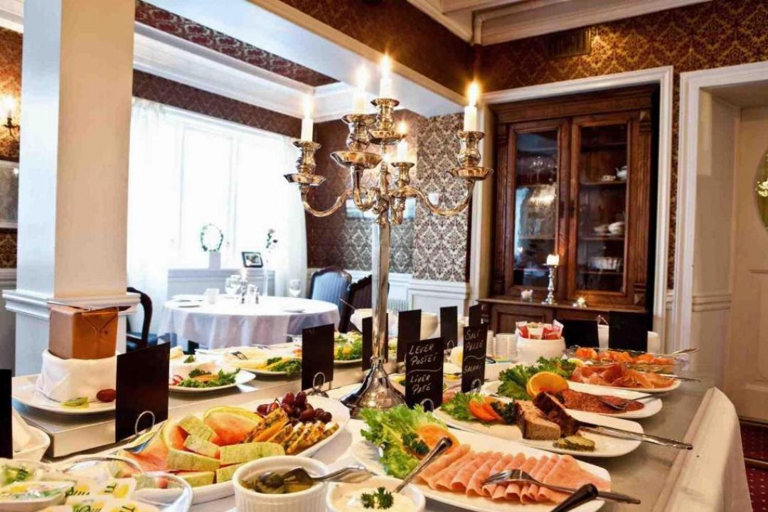 Hotel Kong Carl 28/48
