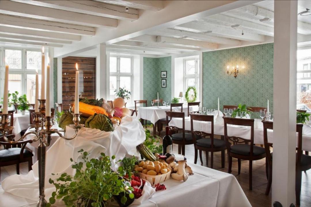 Hotel Kong Carl 27/48