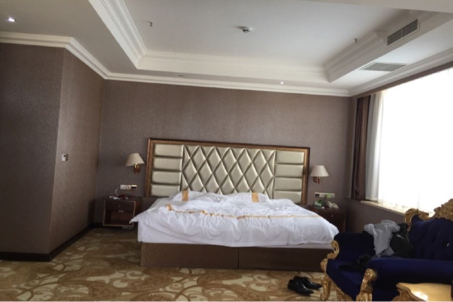 Yugang Zhizun Hotel 10/24