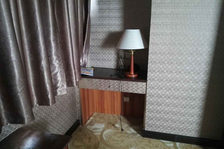 Yugang Zhizun Hotel 4/24