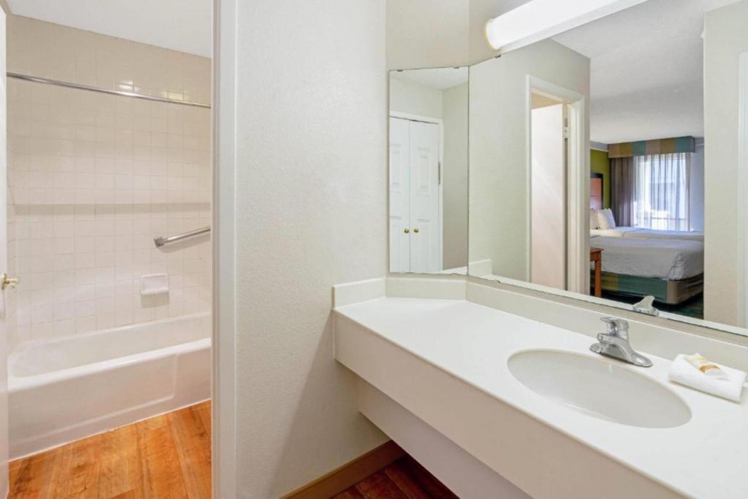 Travelodge by Wyndham Phoenix North 9/25