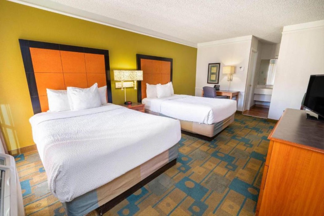 Travelodge by Wyndham Phoenix North 7/25