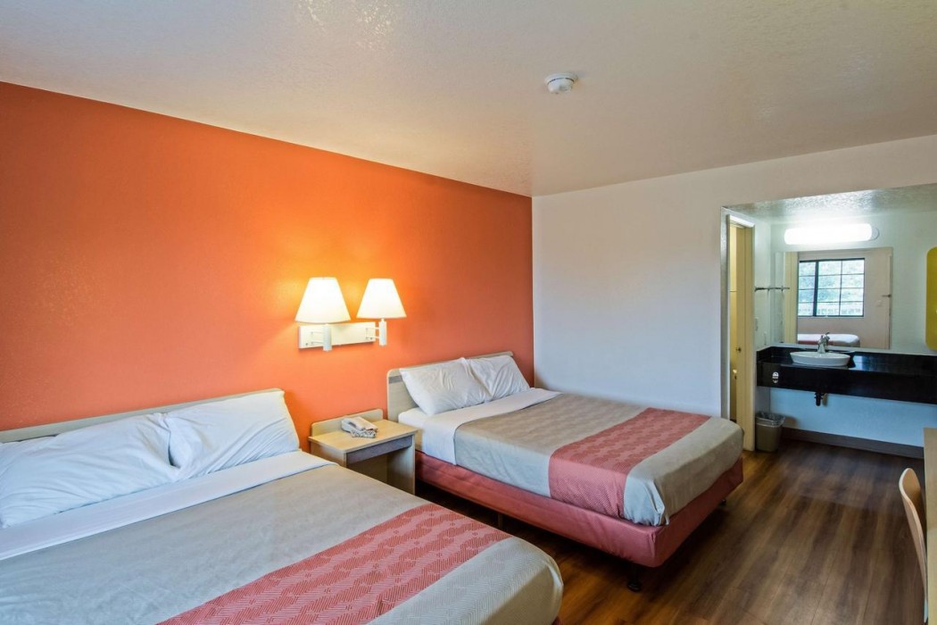 Room at Motel6 Redding, CA - South, REDDING - CA