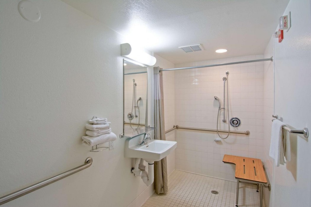 Motel6 Redding, CA - South 7/36
