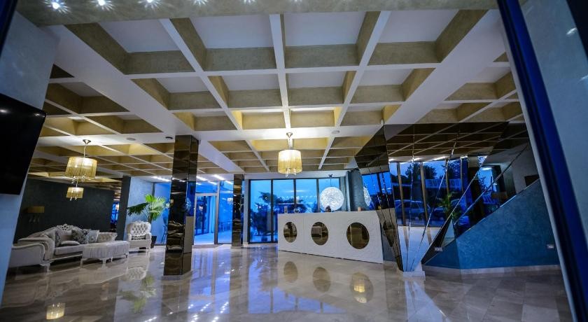 Turquoise Hotel 7/50