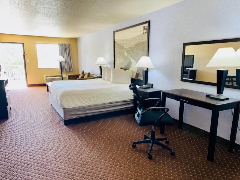 Baymont by Wyndham New Braunfels TX 3/13