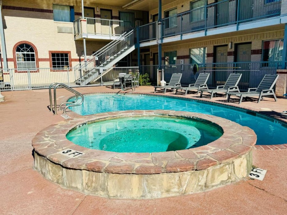 Baymont by Wyndham New Braunfels TX 12/13