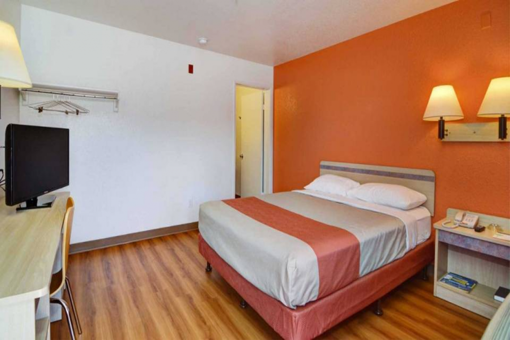 Motel6 Twentynine Palms, CA 8/43