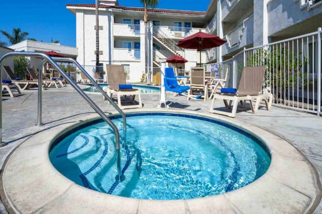 Motel6 Ventura, CA - South 37/61