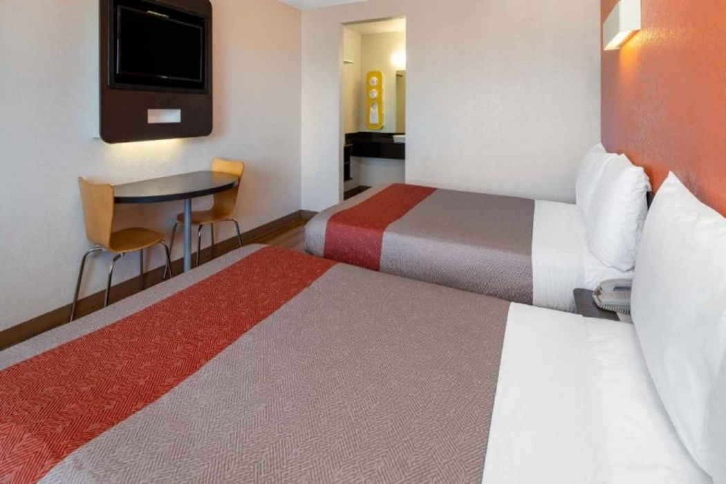 Motel6 Ventura, CA - South 19/61
