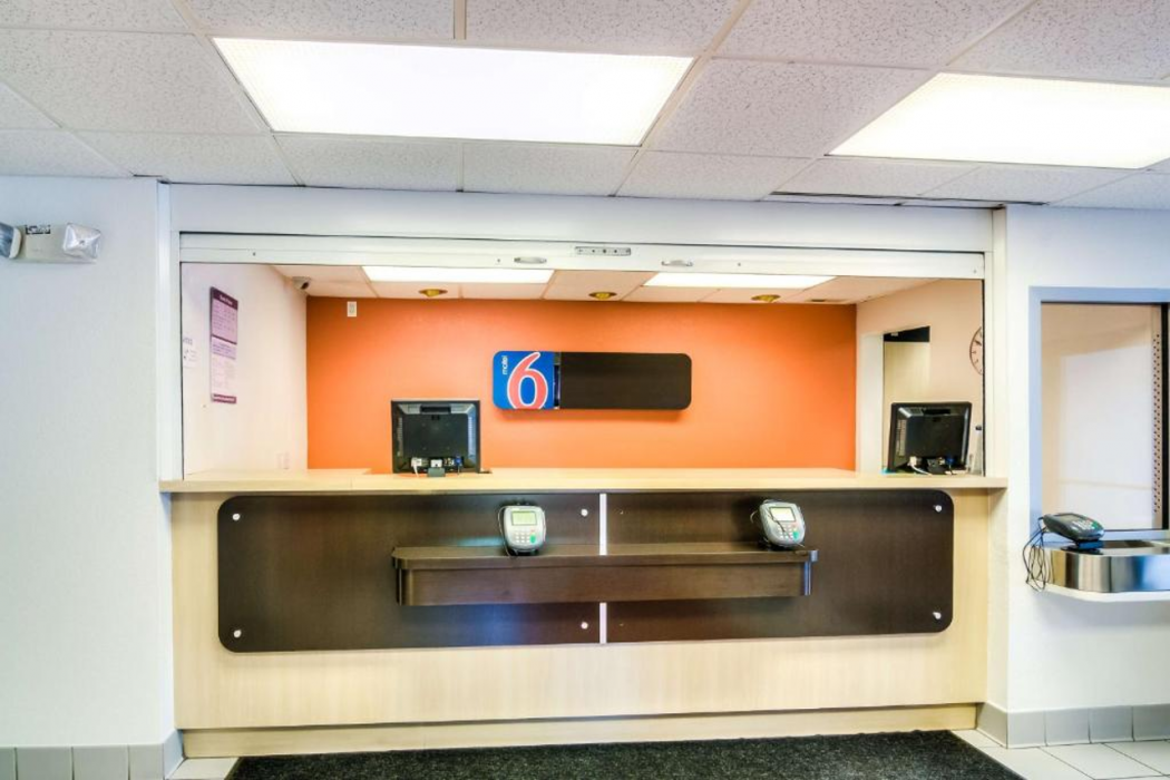 Motel6 Arlington Heights, IL - Chicago North Central 3/42