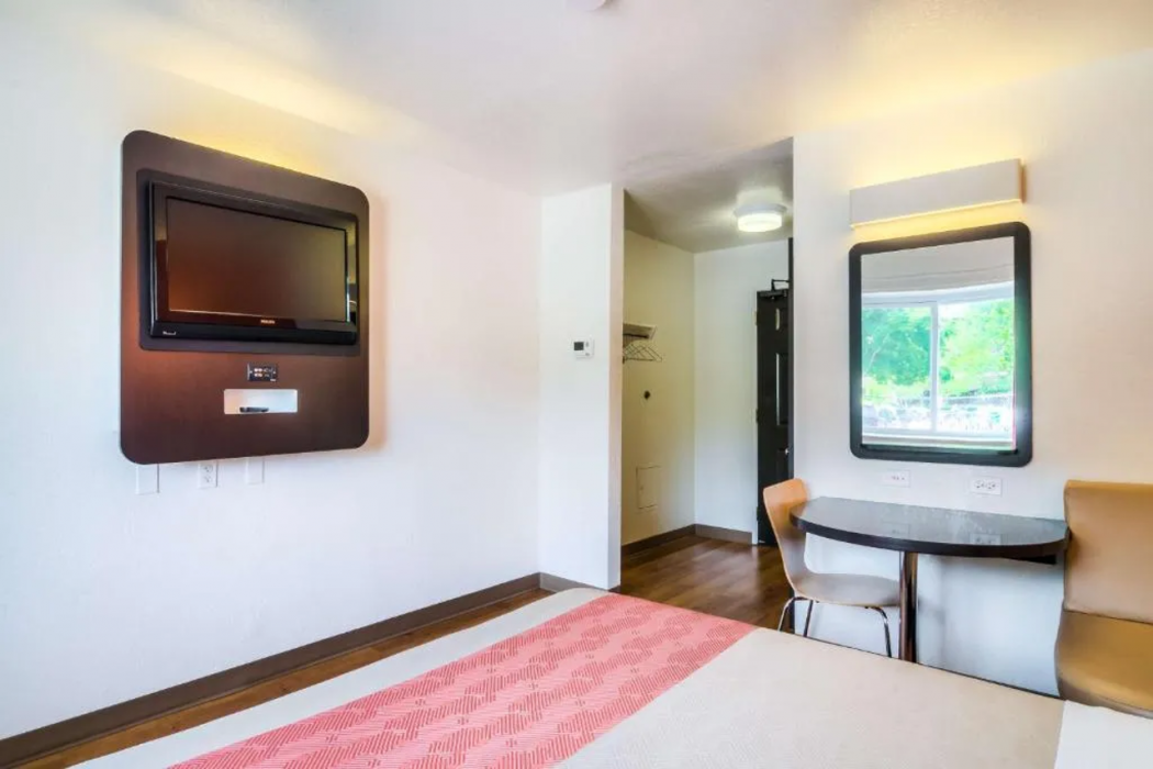 Motel6 Arlington Heights, IL - Chicago North Central 12/42