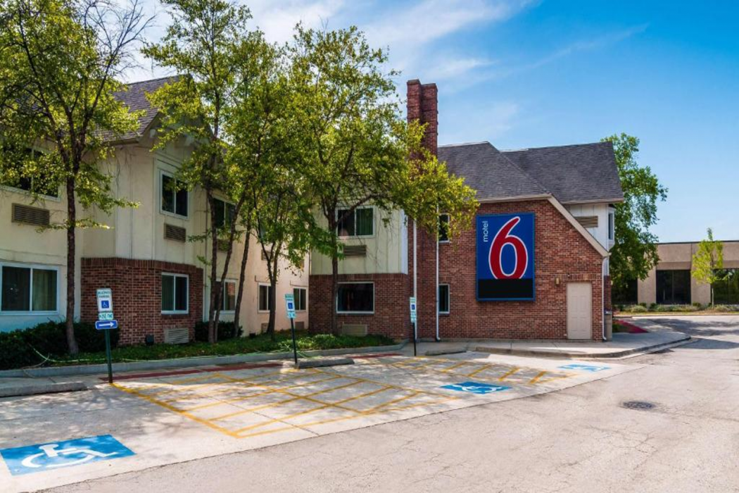 Motel6 Arlington Heights, IL - Chicago North Central 2/42