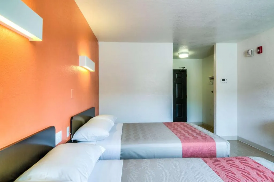 Motel6 Arlington Heights, IL - Chicago North Central 10/42