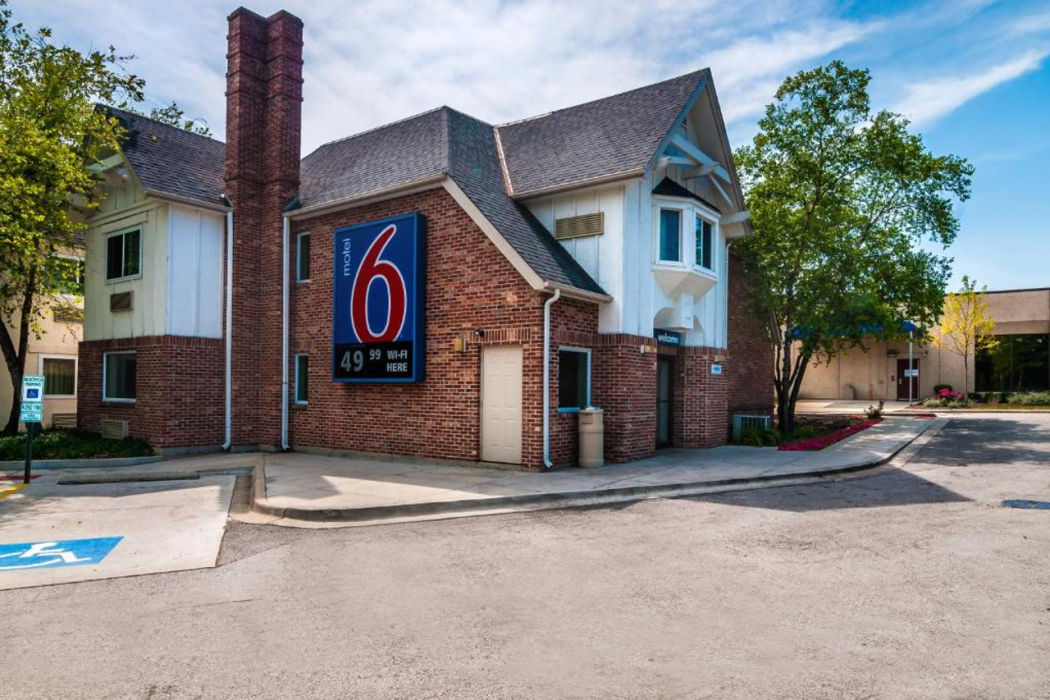 Motel6 Arlington Heights, IL - Chicago North Central 1/42