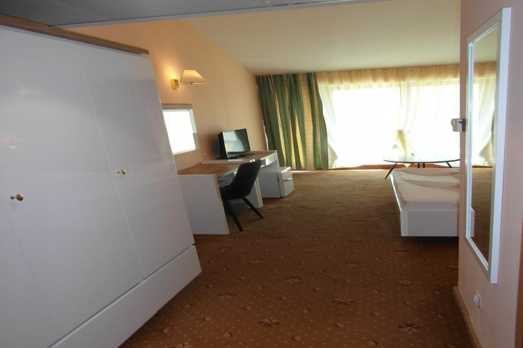 Marina Royal Palace 36/96