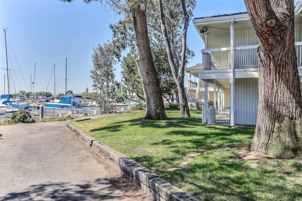 Motel6 Oakland, CA - Embarcadero 6/48
