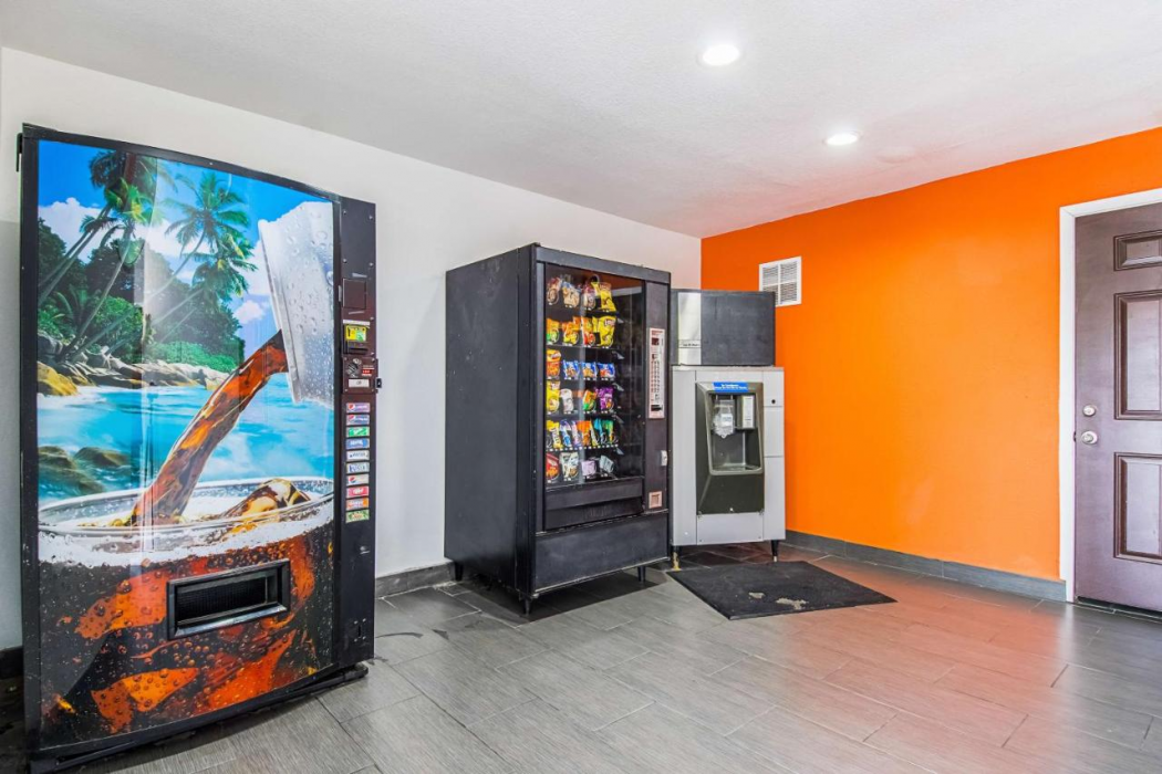 Motel6 Bakersfield, CA - Airport 40/63