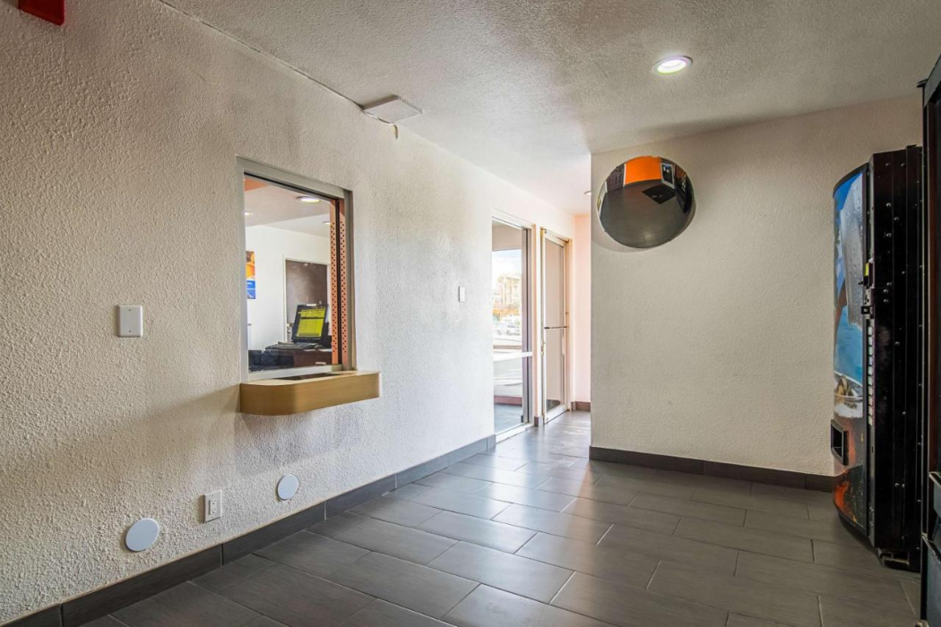 Motel6 Bakersfield, CA - Airport 39/63