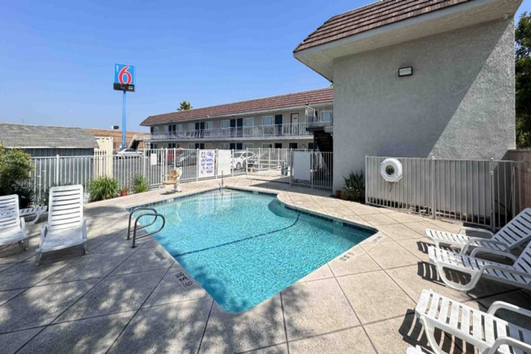 Motel6 Ontario, CA - Airport 38/61