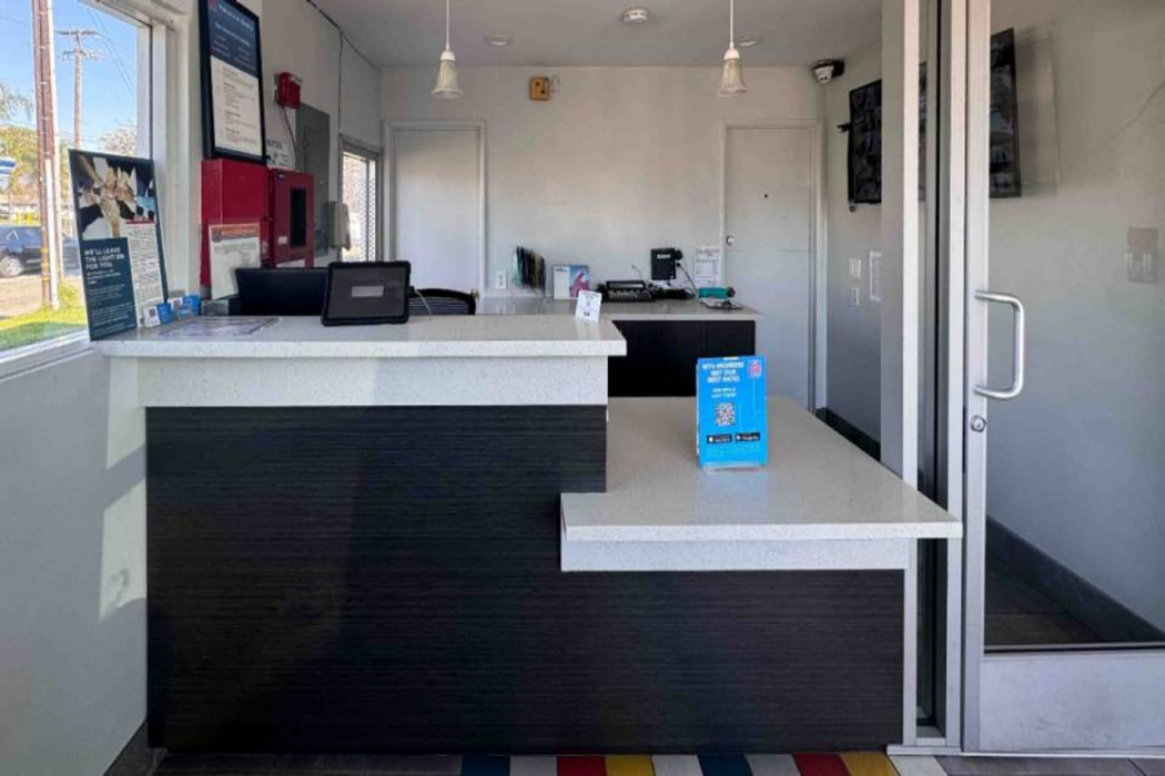 Motel6 Ontario, CA - Airport 11/61