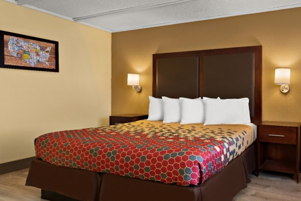 Kings House Motor Hotel, a Dazzler Select by Wyndham 7/21