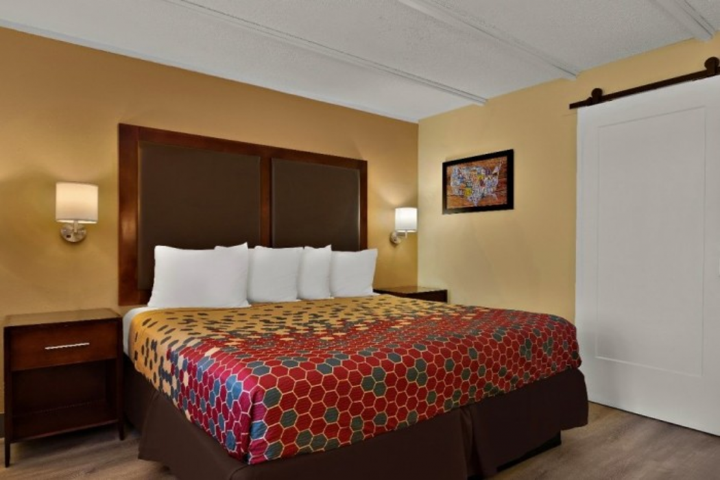 Kings House Motor Hotel, a Dazzler Select by Wyndham 6/21