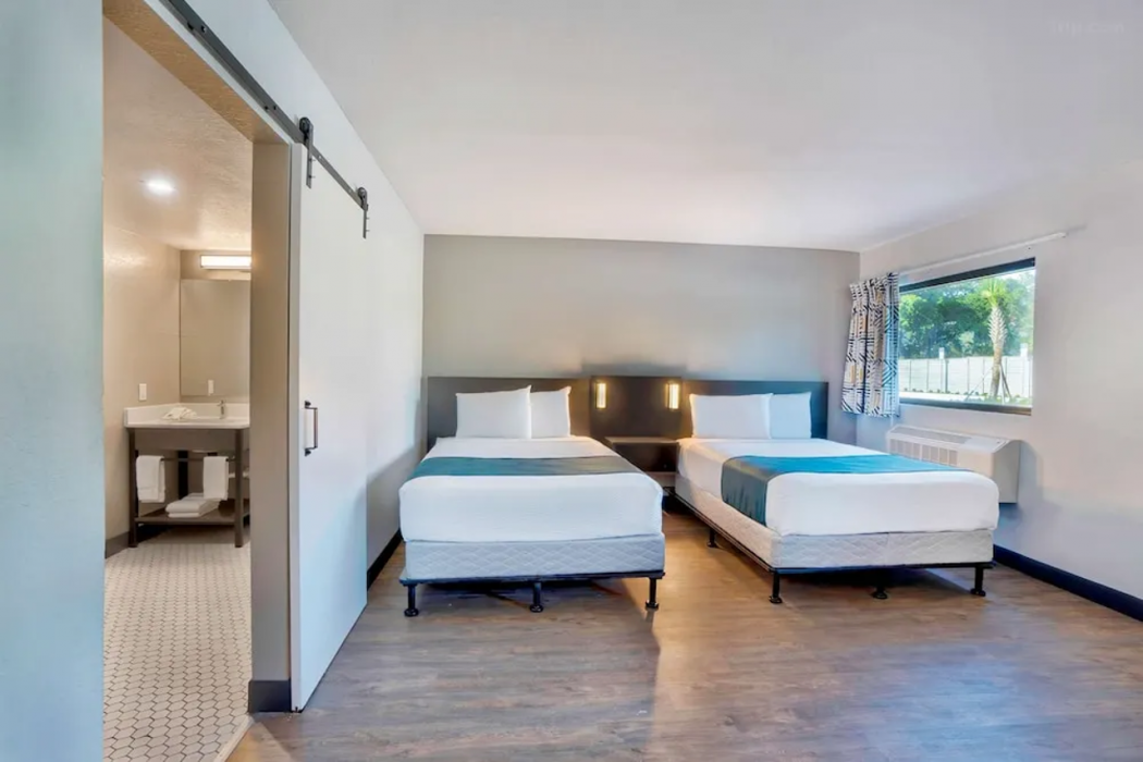 Motel6 Fort Lauderdale, FL 13/44